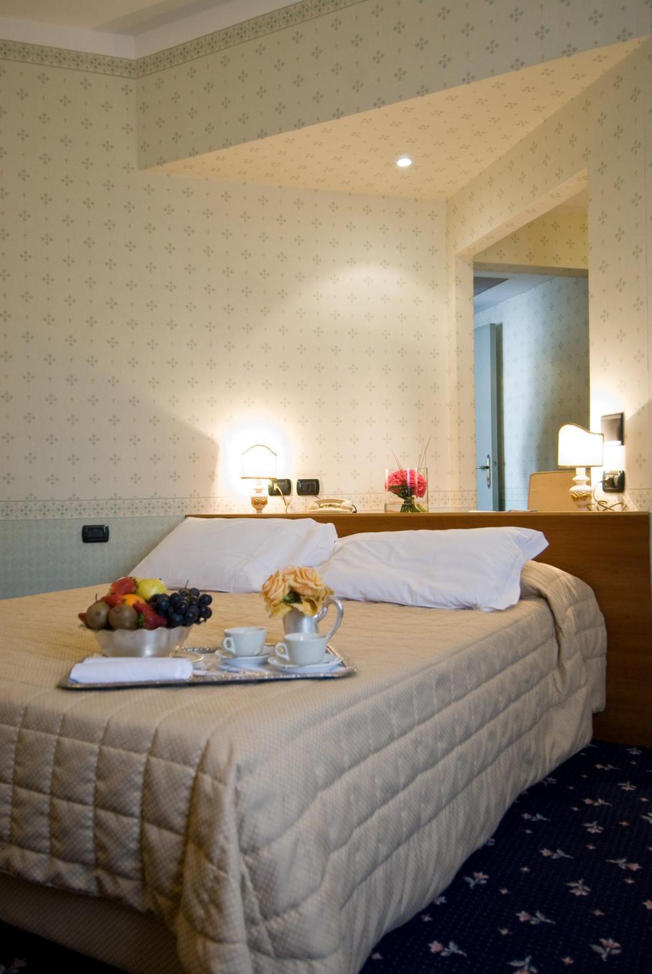 Grand Hotel Nizza Et Suisse مونتيكاتيني تيرمي المظهر الخارجي الصورة