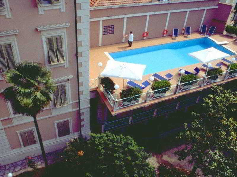 Grand Hotel Nizza Et Suisse مونتيكاتيني تيرمي المظهر الخارجي الصورة